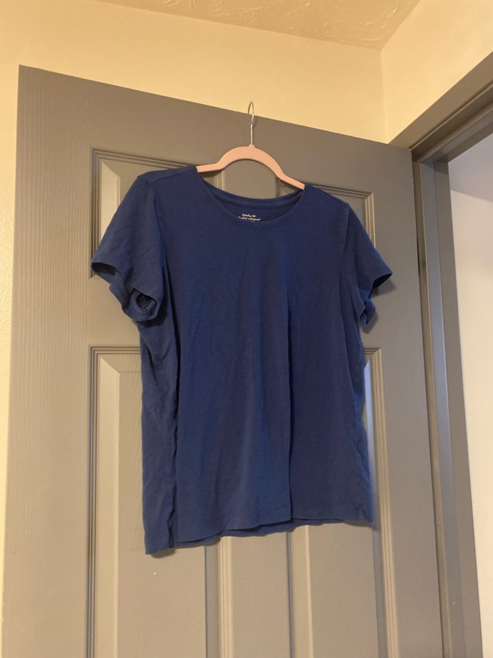 Banana Republic timeless tee Deep Blue Crewneck Tee size large